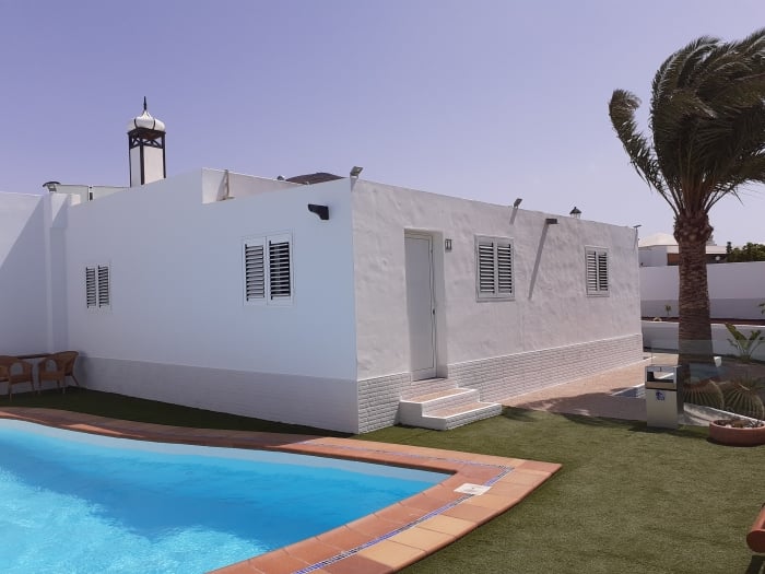 Apartamento un dormitorio junto a la piscina.
