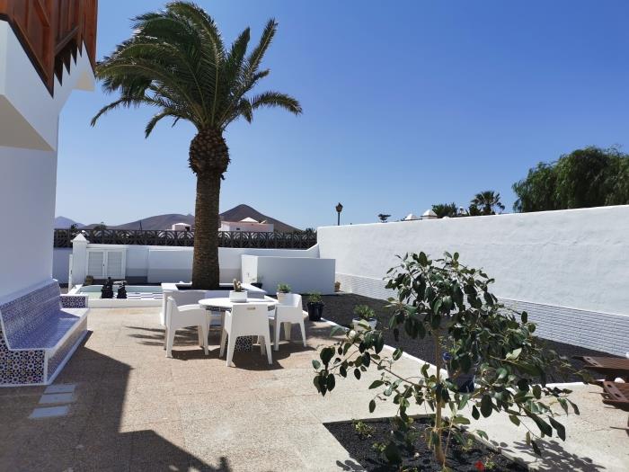 Apartamento luminoso dos dormitorios con balcón